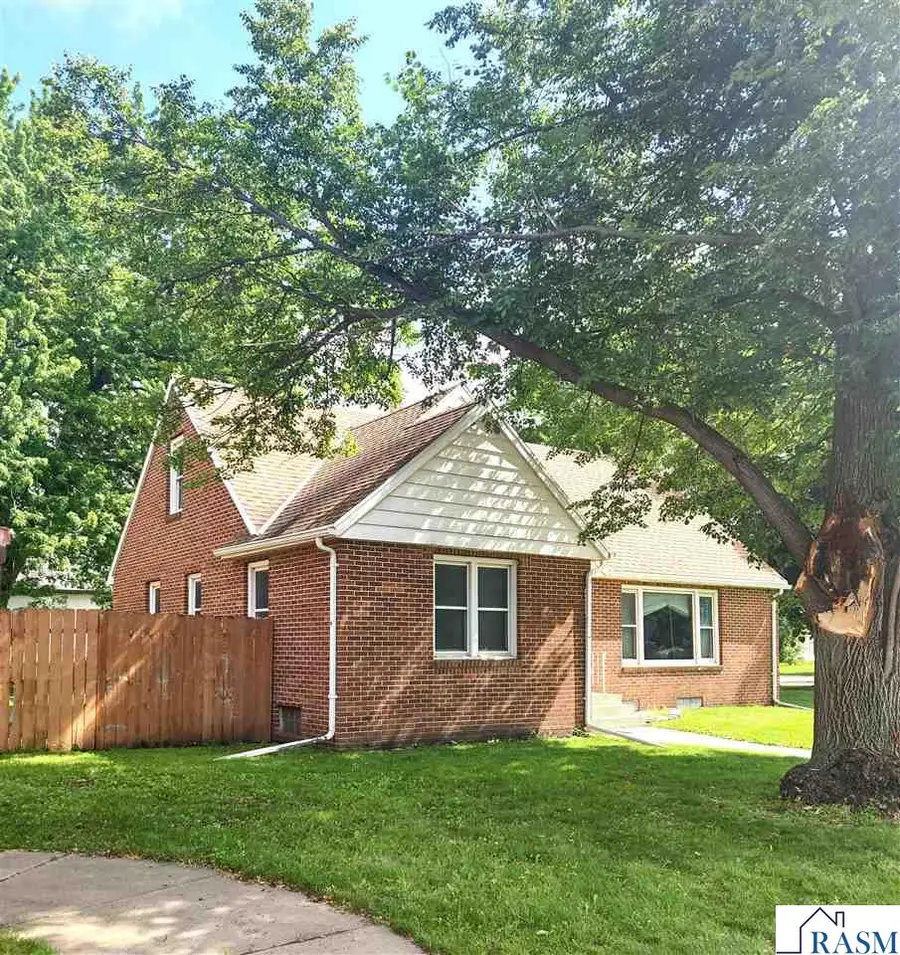 302 W main Street, Ceylon, MN 56121 - #2