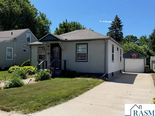 447 Jefferson Avenue, North Mankato, MN 56003