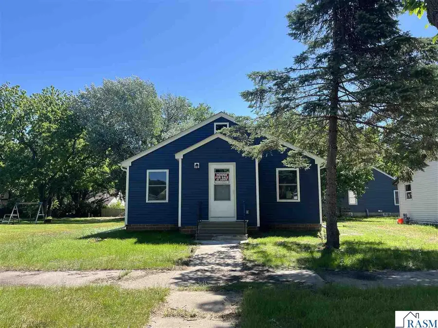 925 7th Street South, Saint James, MN 56081 - #2