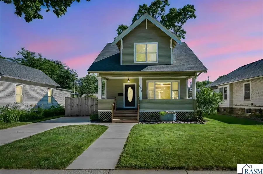 431 Nicollet Avenue, North Mankato, MN 56003 - #2