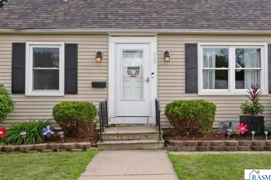 339 Jefferson Avenue, North Mankato, MN 56003 - #2