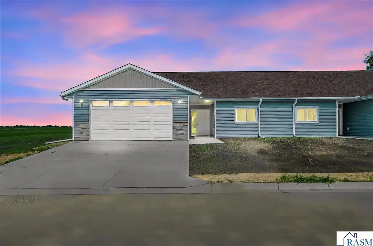 212 4th ave N, Waldorf, MN 56091 - #1