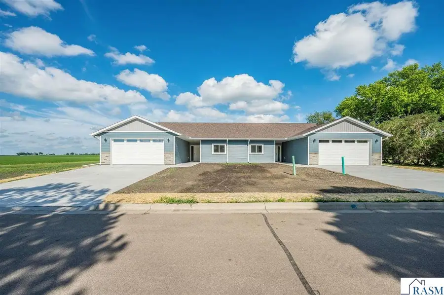 212 4th ave N, Waldorf, MN 56091 - #2