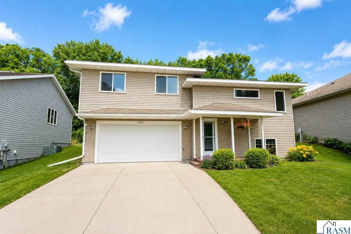 2023 Moore Drive, Saint Peter, MN 56082 - #1