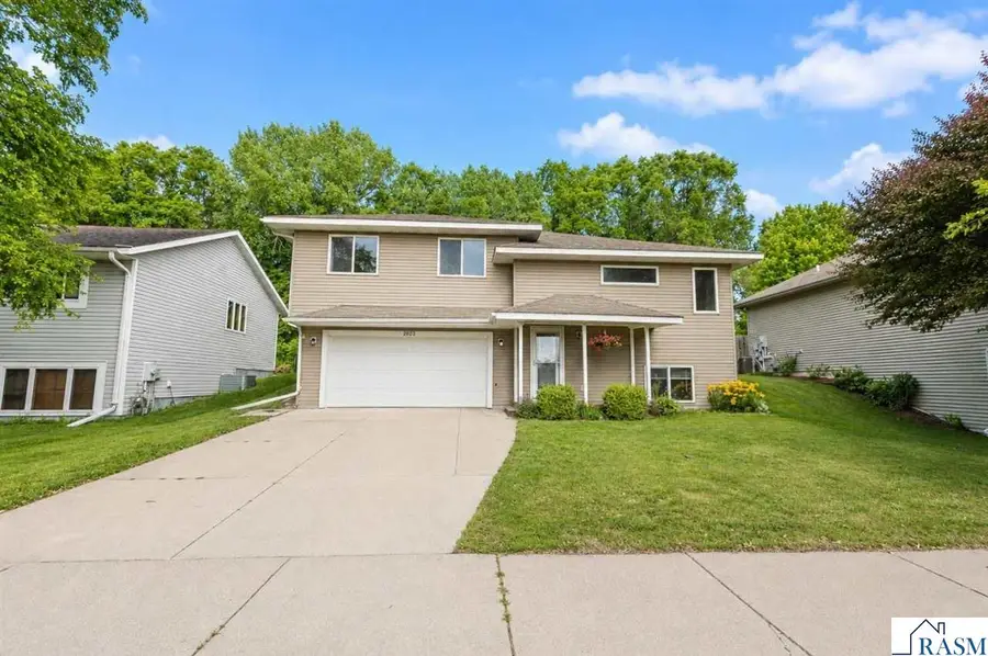 2023 Moore Drive, Saint Peter, MN 56082 - #2