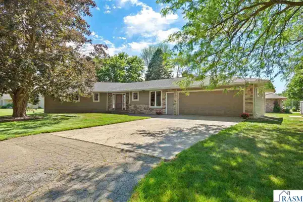 203 2nd Avenue SE, Geneva, MN 56035