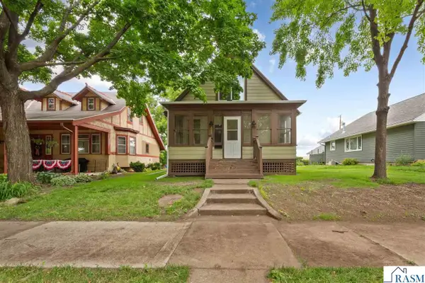 220 W 5th Street, Mankato, MN 56001