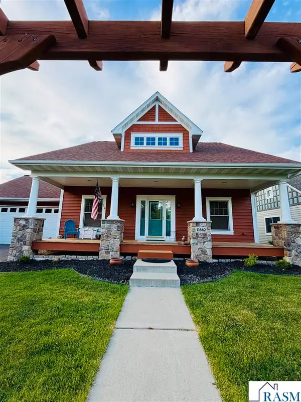 11662 Laketowne View, Albertville, MN 55301