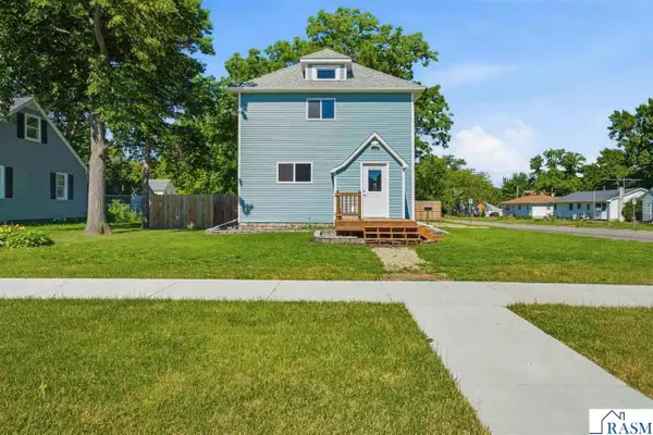 90 NW 5th Avenue, Wells, MN 56097
