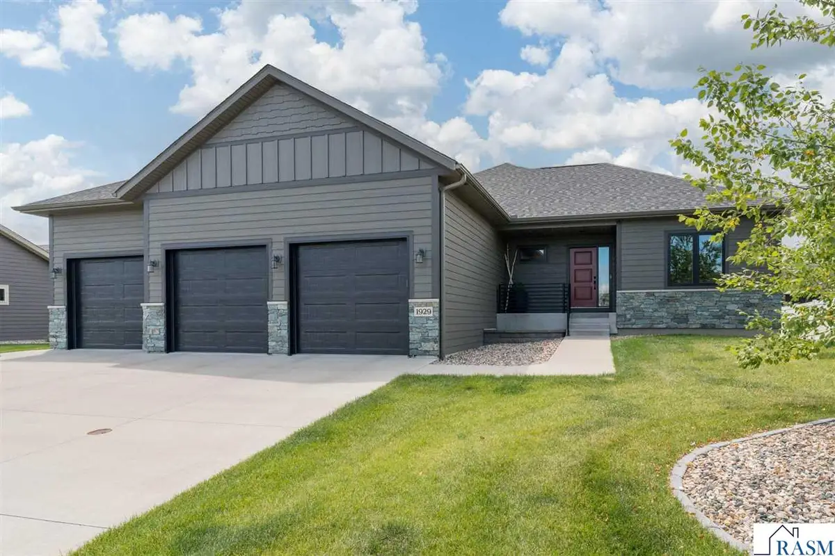 1929 Lexington Lane, North Mankato, MN 56003 - #1