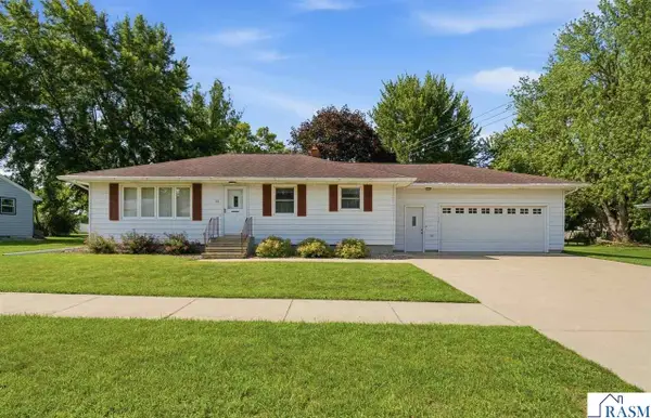 16 W Minnesota Avenue, Minnesota Lake, MN 56068