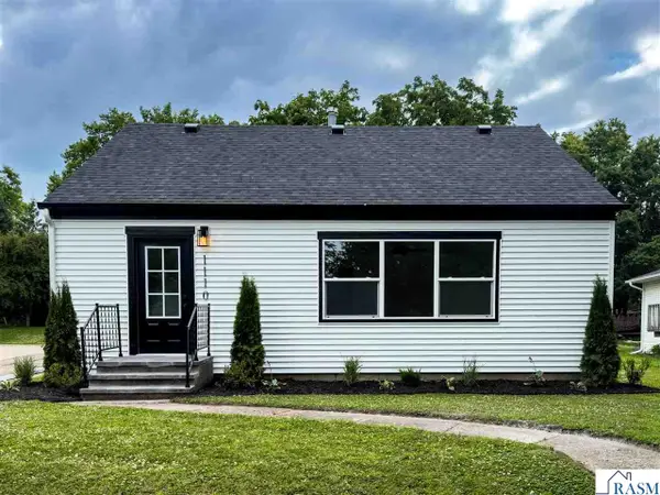 1110 Washington Avenue, St. Peter, MN 56082