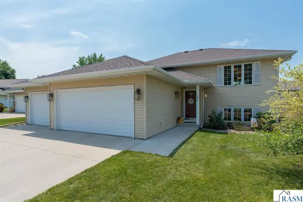 104 Bunker Court, Mankato, MN 56001