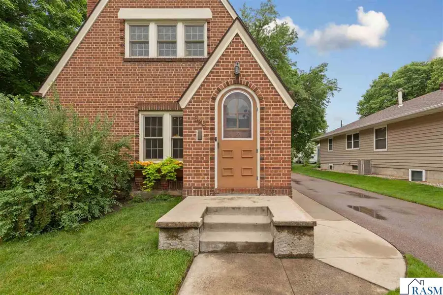 628 Grant Avenue, North Mankato, MN 56003 - #2