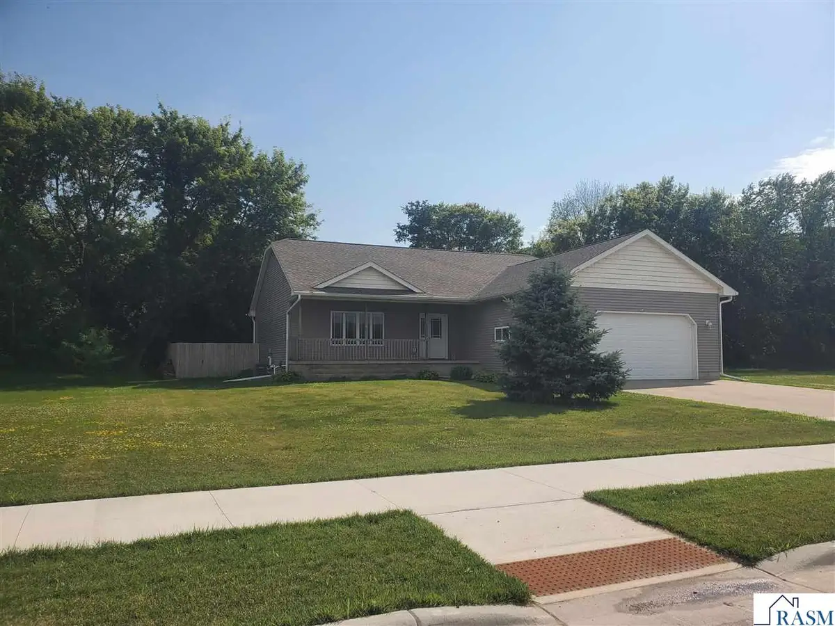 2327 Lake Avenue, New Ulm, MN 56073 - #1