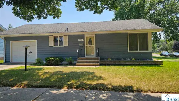 925 S 10th Street, New Ulm, MN 56073