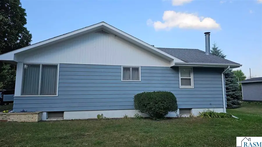 925 S 10th Street, New Ulm, MN 56073 - #3
