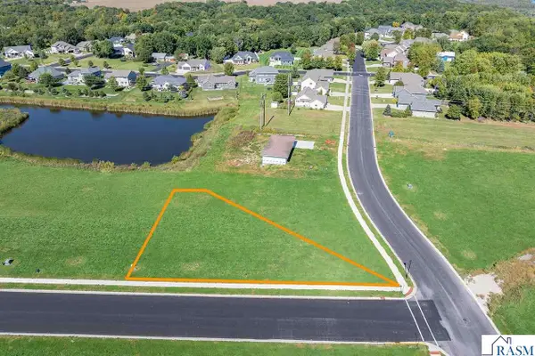 10 North Pointe Court, North Mankato, MN 56003