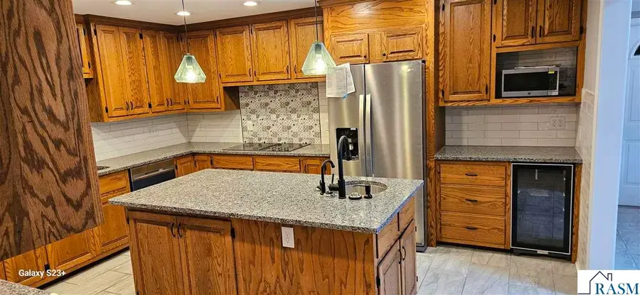 64 Skyline Dr, Mankato, MN 56001 - #3