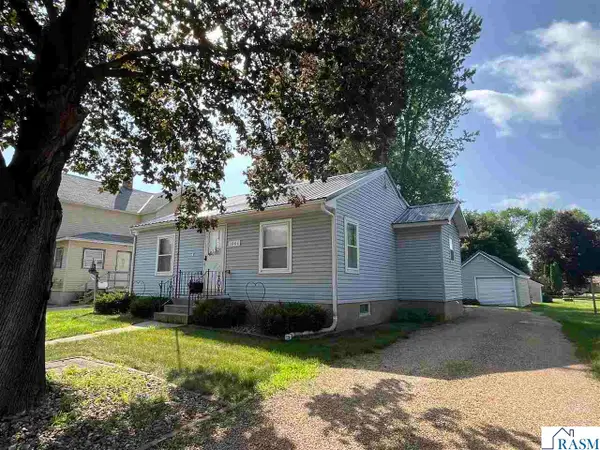 1066 1st Avenue South, St. James, MN 56081