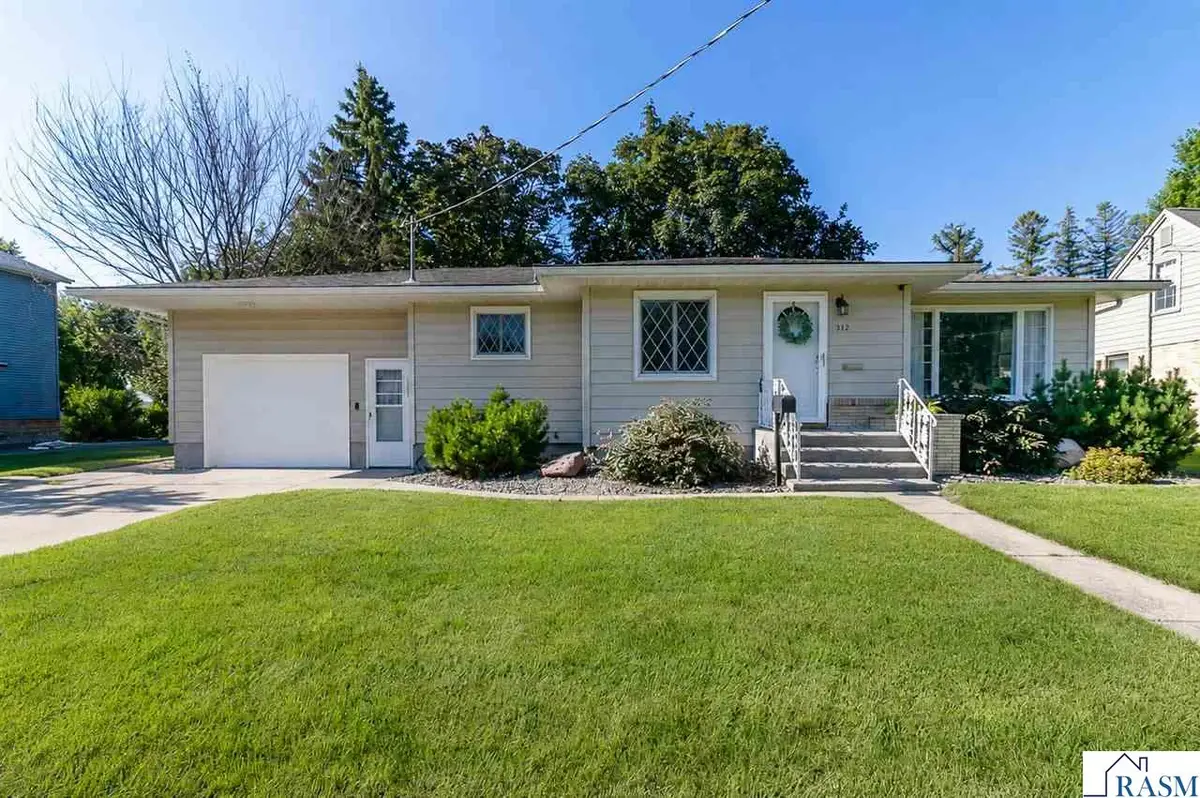 312 SE 9th Avenue, Waseca, MN 56093 - #1