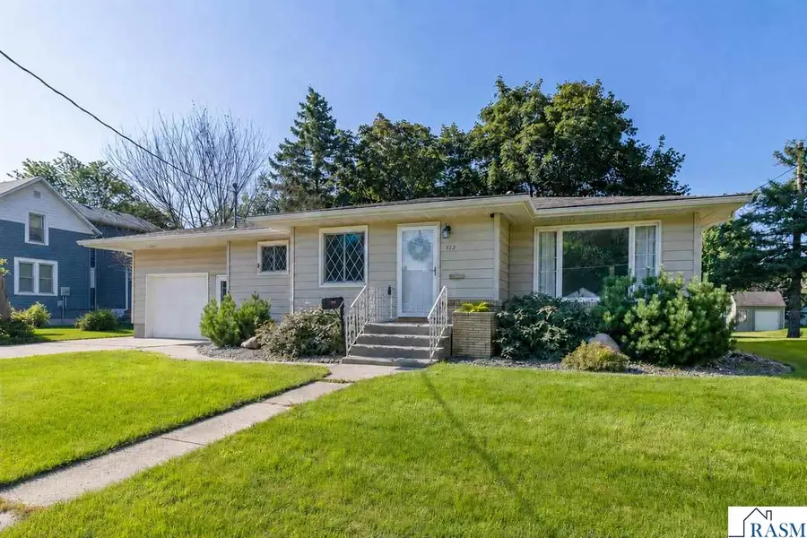 312 SE 9th Avenue, Waseca, MN 56093 - #2