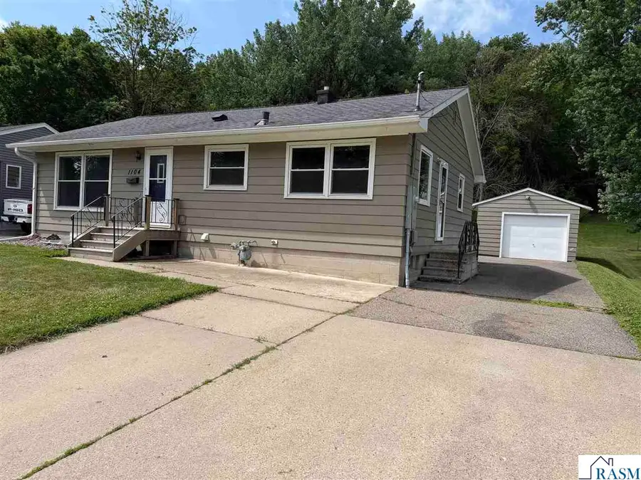 1104 S Payne Street, New Ulm, MN 56073 - #2