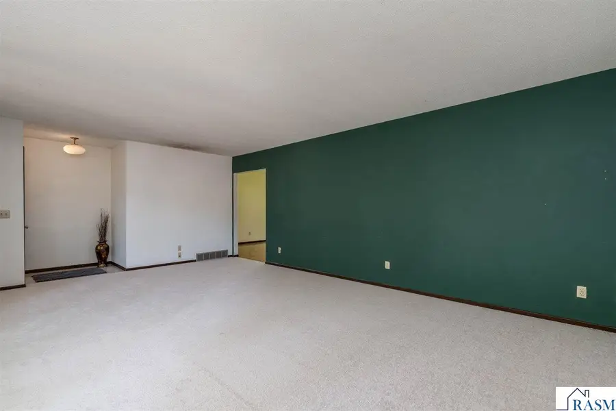 19 W Higbie Avenue, Minnesota Lake, MN 56068 - #3