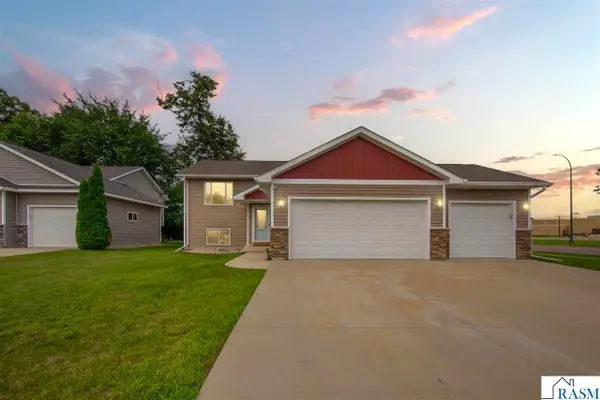 100 Peridot Court, Mankato, MN 56001