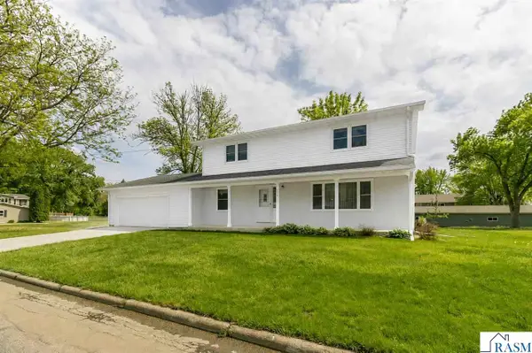 322 E Blue Earth Street, Lake Crystal, MN 56055