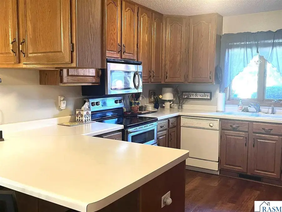 1951 E Welco Dr, Saint Peter, MN 56082 - #3