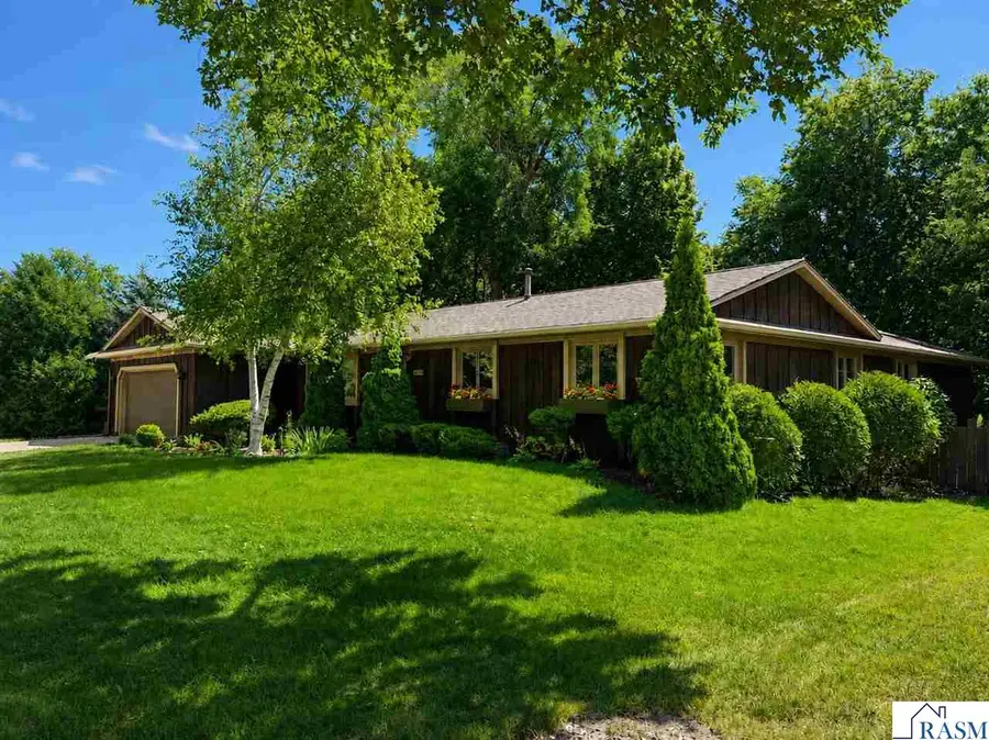 1535 Nottingham Drive, North Mankato, MN 56003 - #3