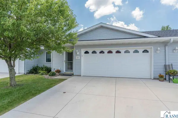 549 Oakwood Drive, Janesville, MN 56048