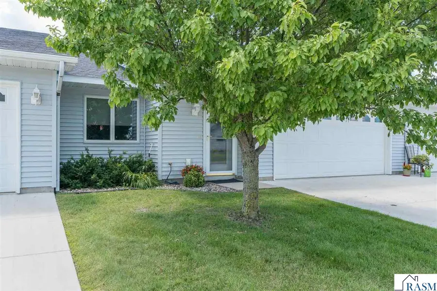 549 Oakwood Drive, Janesville, MN 56048 - #2