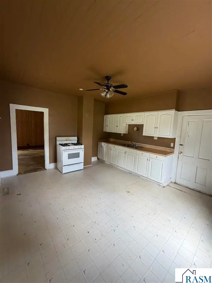 616 N Dewey Street, Fairmont, MN 56031 - #2