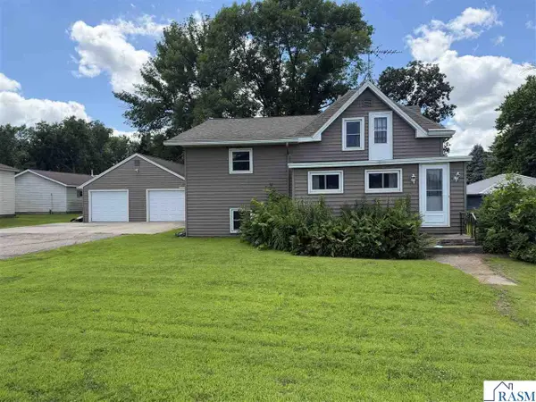 32381 Grogan Drive, St. James, MN 56081