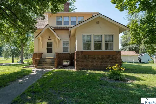 301 W 1st Street, Janesville, MN 56048