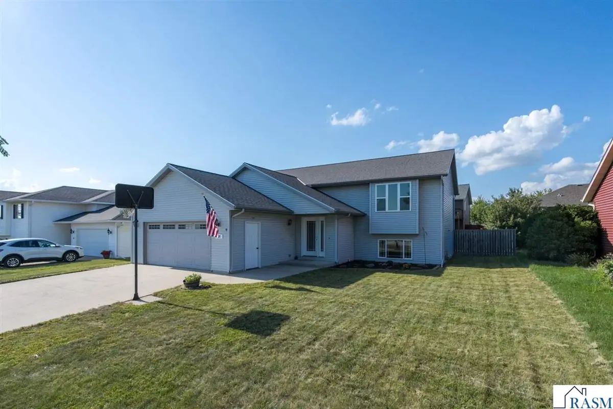216 Wickfield Drive, Mankato, MN 56001 - #1