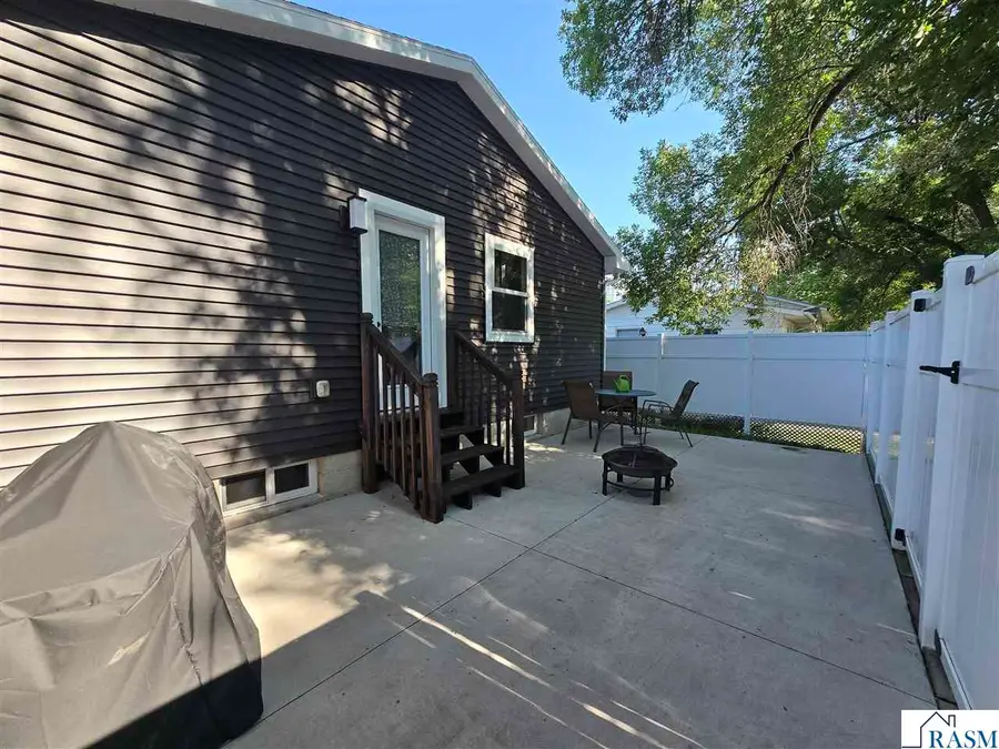 301 Elm St NE, Sleepy Eye, MN 56085 - #3