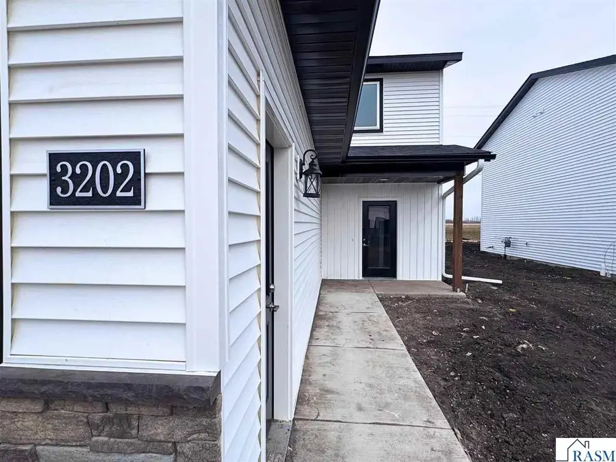 3202 Scotch Lane, Mankato, MN 56001 - #3