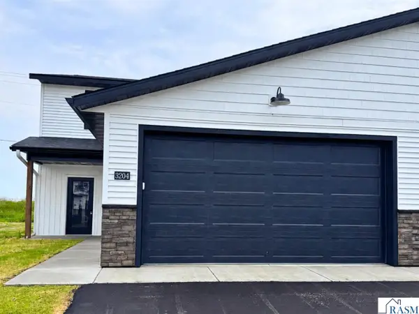 3204 Scotch Lane, Mankato, MN 56001