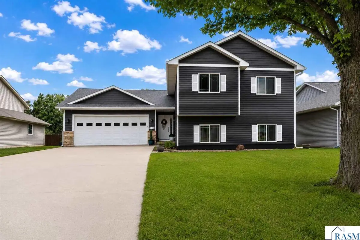 109 Cougar Drive, Mankato, MN 56001 - #1