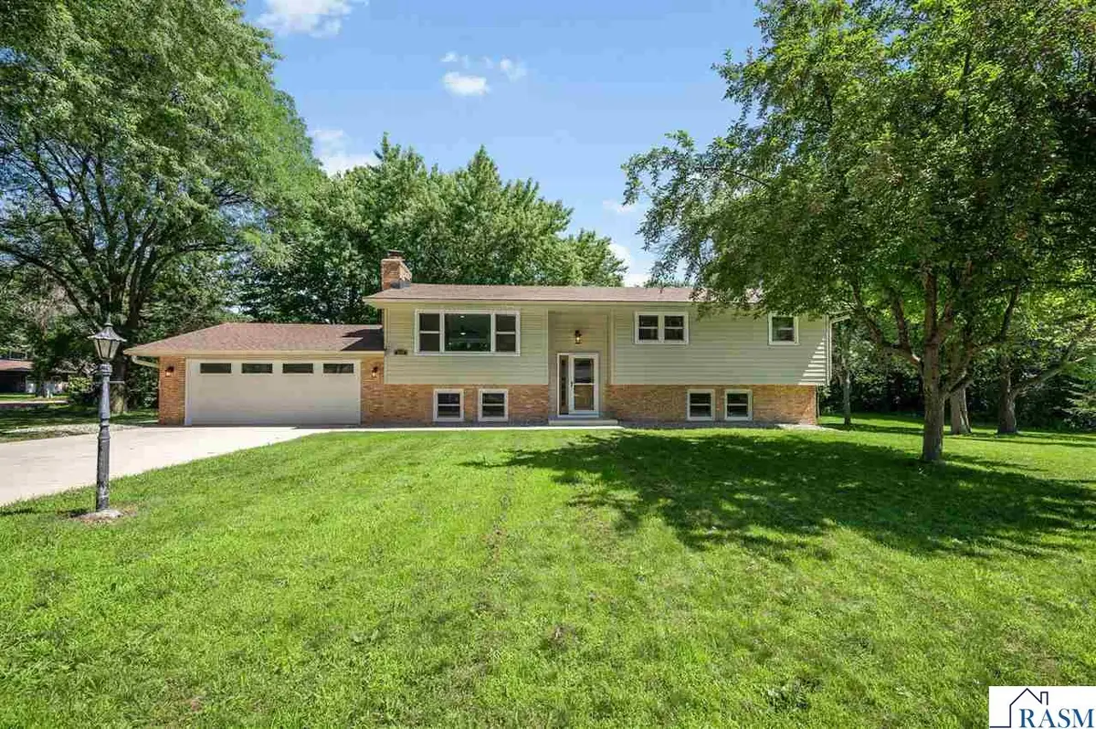 300 Viking Drive, Mankato, MN 56001 - #1