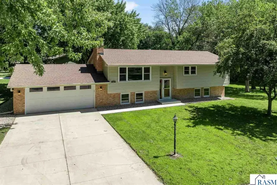 300 Viking Drive, Mankato, MN 56001 - #2