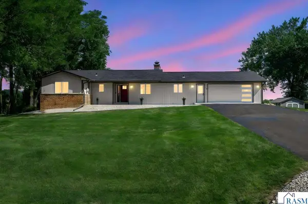 6211 Shamrock Drive, Madison Lake, MN 56063