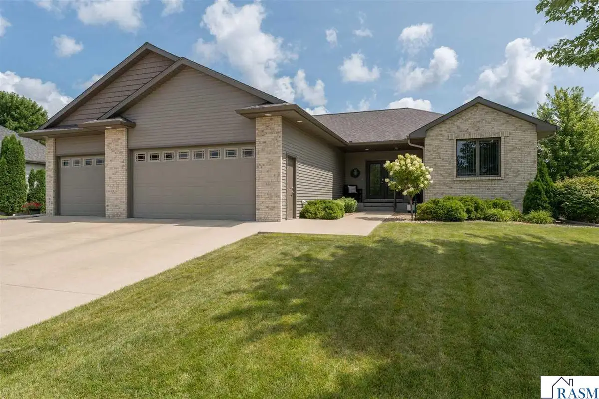 121 Grovebrook Drive, Mankato, MN 56001 - #1