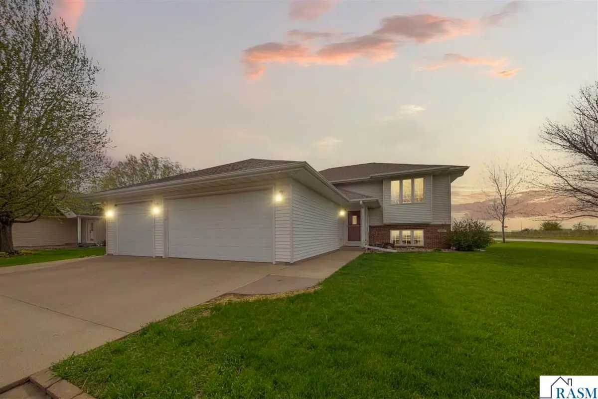 2101 Red Tail Lane, North Mankato, MN 56003 - #1