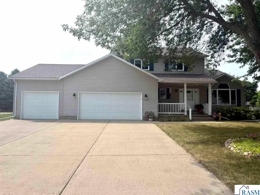 1310 Lloyd Lane, Saint Peter, MN 56082 - #2