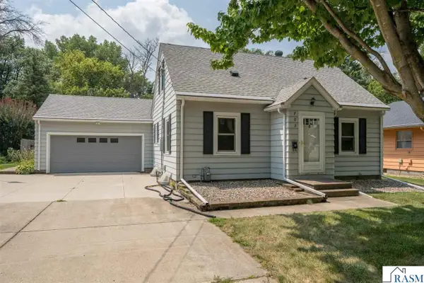 703 Warren Street, Mankato, MN 56001