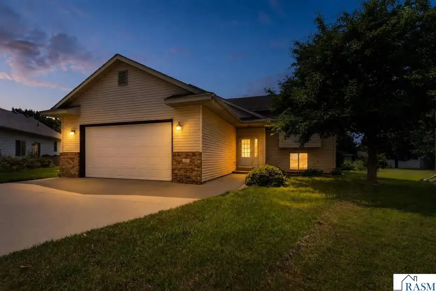 206 Hunters Court, Eagle Lake, MN 56024 - #2